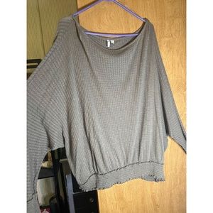 Catos 22/24w Womens olive green batwing sleeve sweater